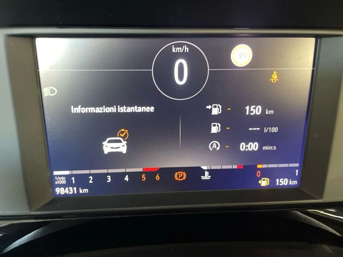 Opel Mokka usata a Salerno (12)