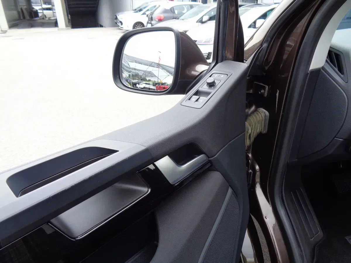 Volkswagen Multivan usata a Belluno (8)