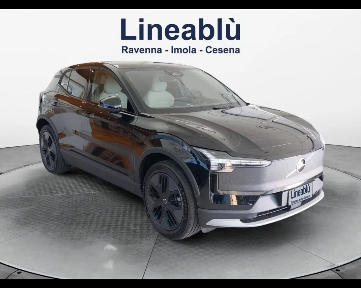 Volvo EX30 Cross Country nuova a Bologna (7)