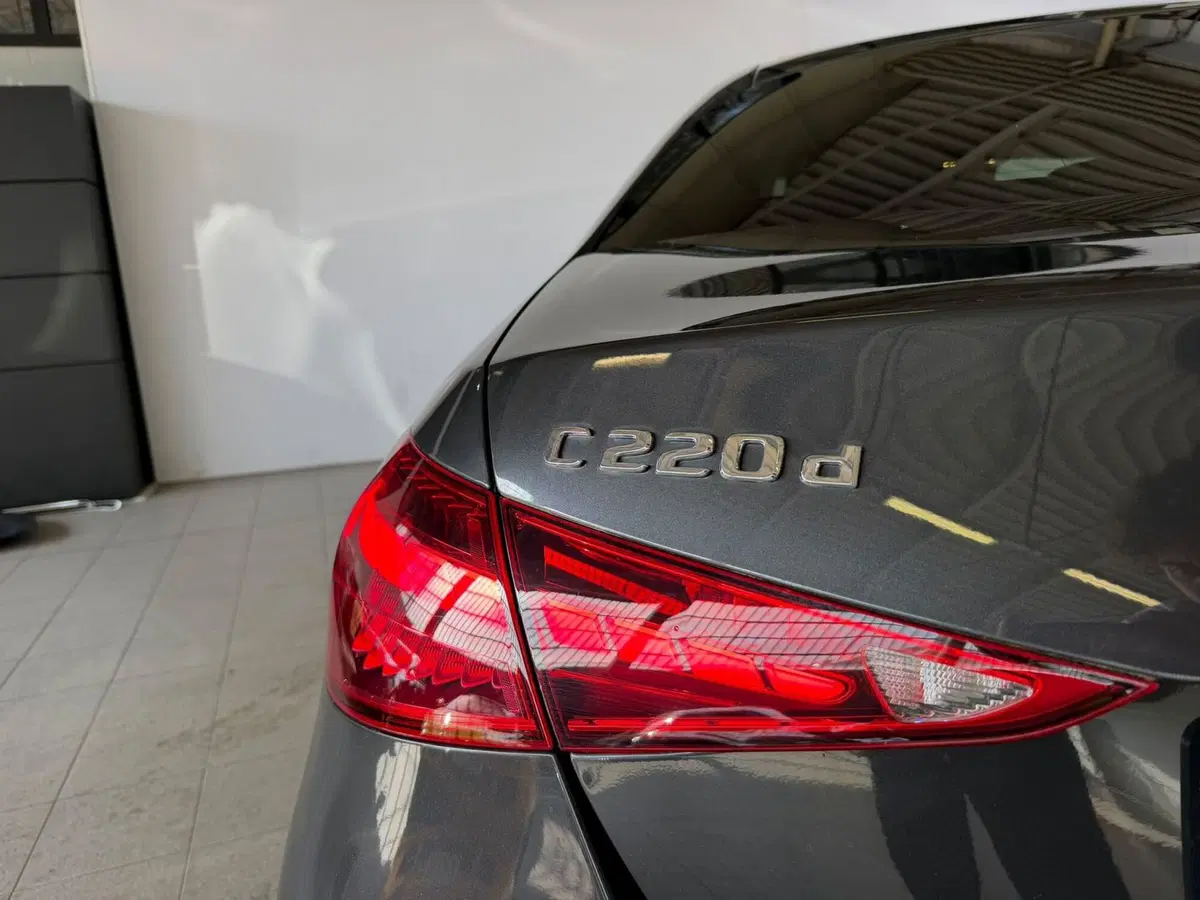 Mercedes-Benz Classe C nuova a Monza e Brianza (20)