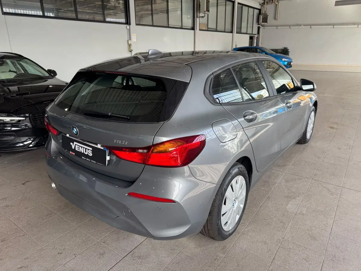 BMW Serie 1 nuova a Monza e Brianza (7)