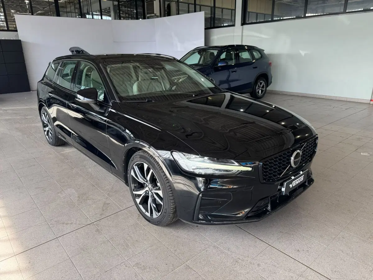 Volvo V60 nuova a Monza e Brianza (14)