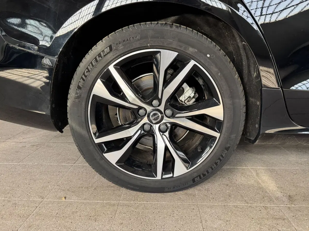 Volvo V60 nuova a Monza e Brianza (15)