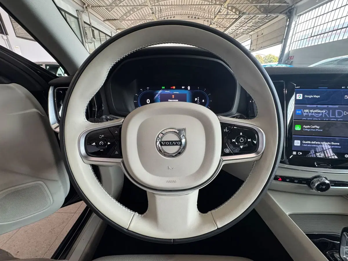 Volvo V60 nuova a Monza e Brianza (18)
