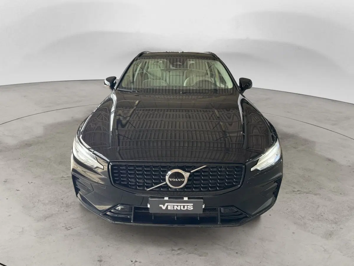 Volvo V60 nuova a Monza e Brianza (2)