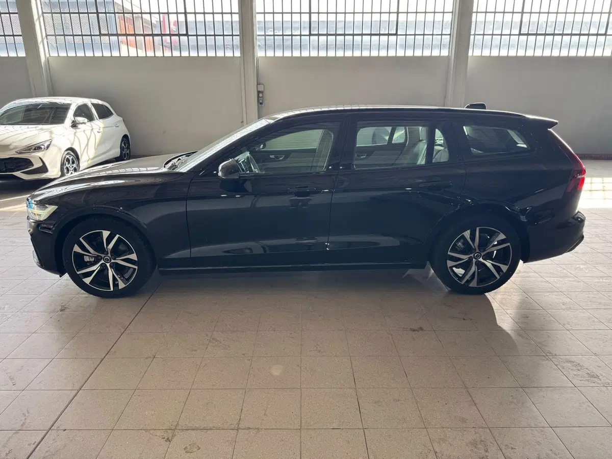 Volvo V60 nuova a Monza e Brianza (4)