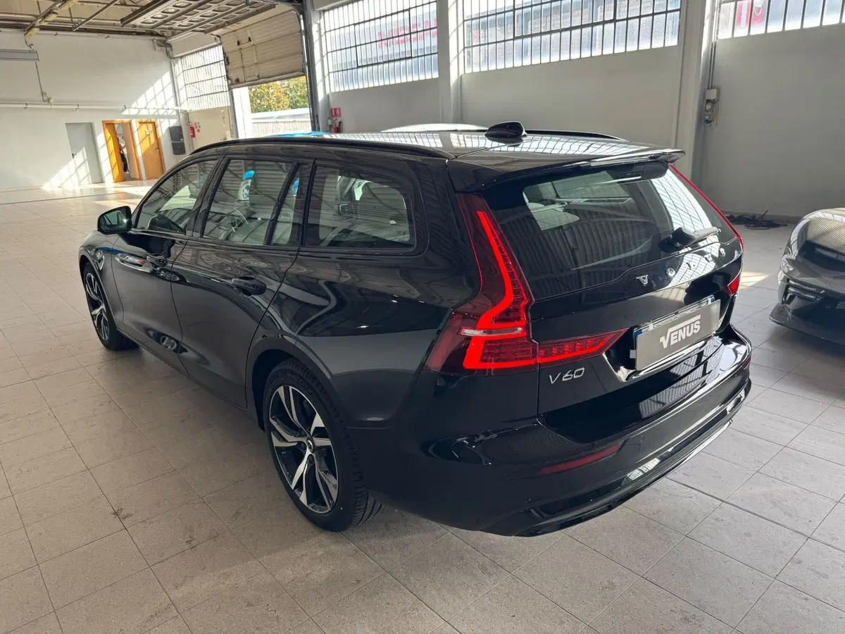 Volvo V60 nuova a Monza e Brianza (5)