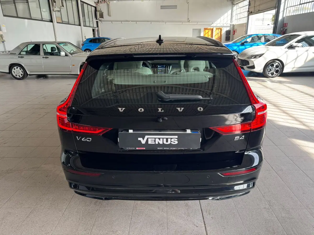 Volvo V60 nuova a Monza e Brianza (6)