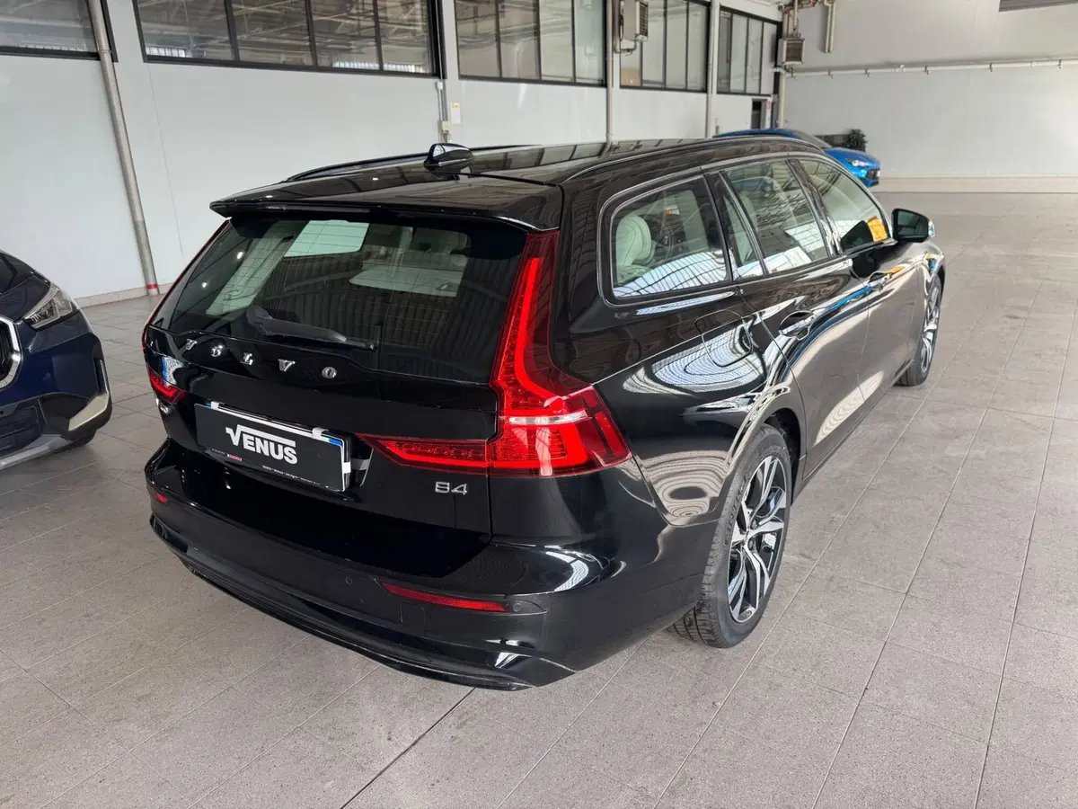 Volvo V60 nuova a Monza e Brianza (7)