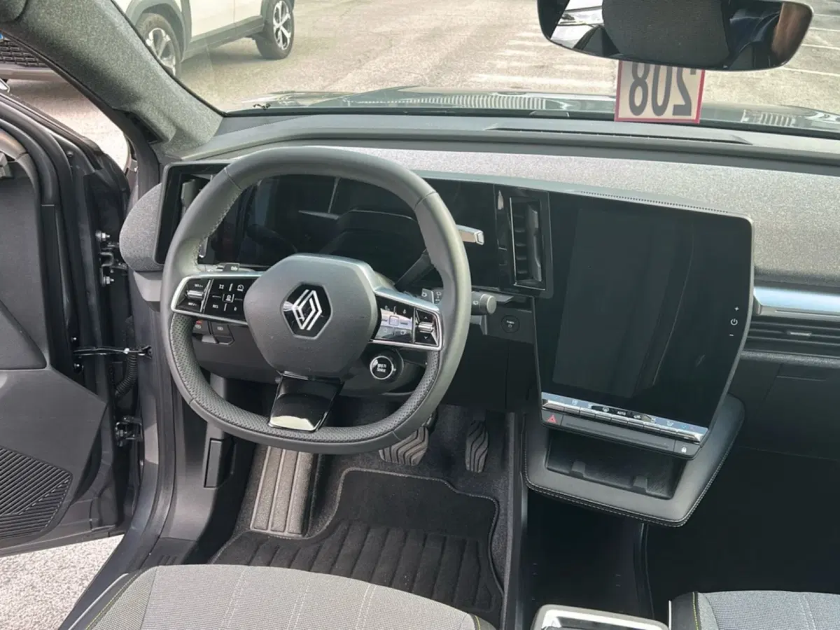 Renault Scenic E-Tech Electric usata a Roma (14)
