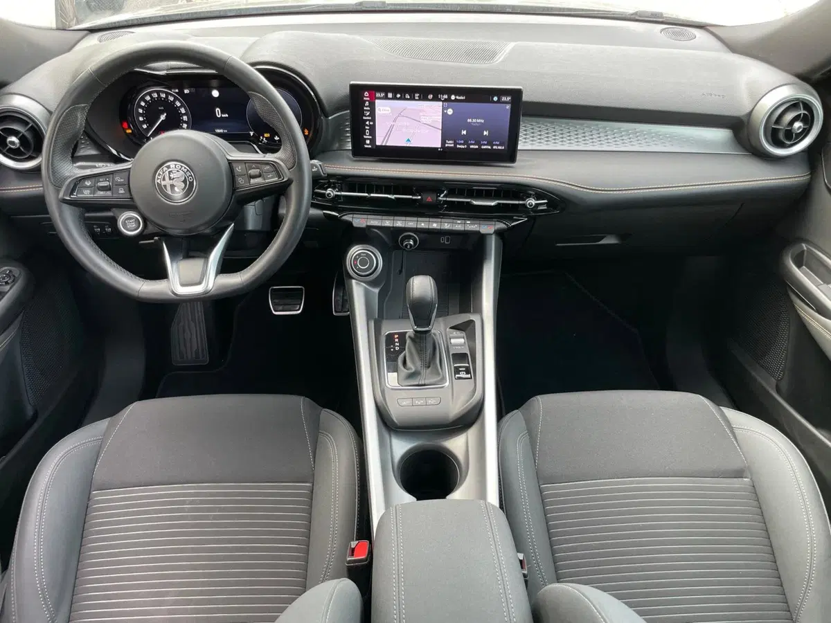 Alfa Romeo Tonale usata a Ancona (10)