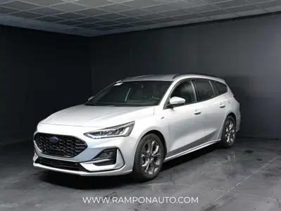 Ford Focus Station Wagon 1.0 EcoBoost Hybrid 125 CV SW ST-Line del 2023 usata a San Dona' Di Piave