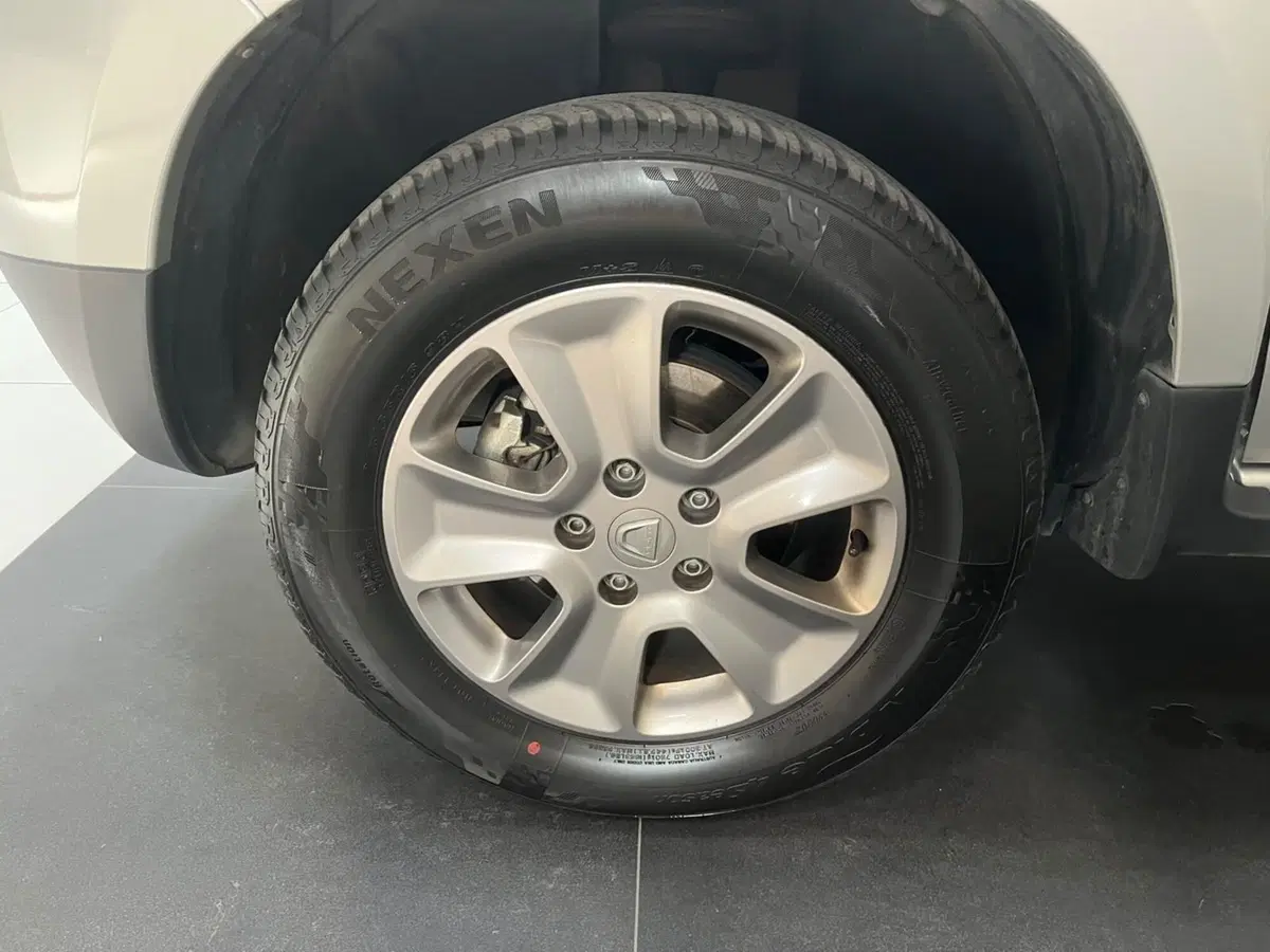 Dacia Duster usata a Lucca (8)