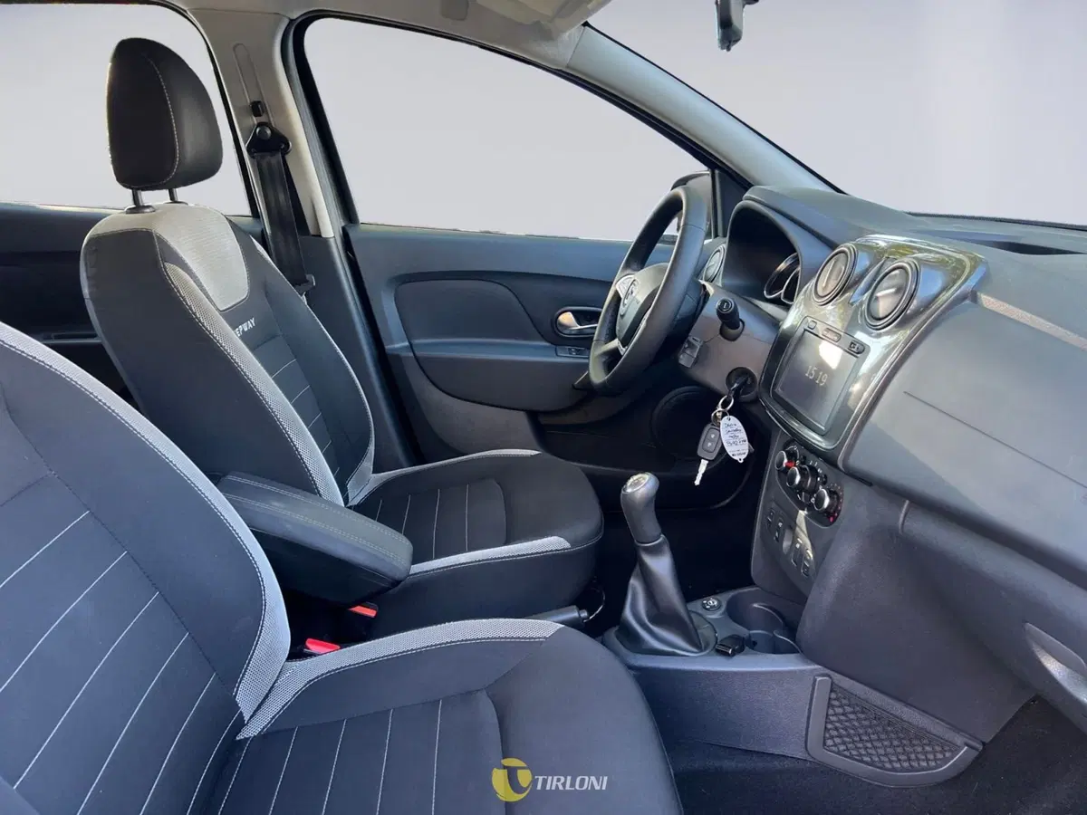 Dacia Sandero usata a Milano (10)