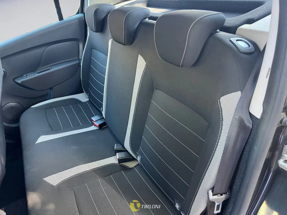 Dacia Sandero usata a Milano (12)
