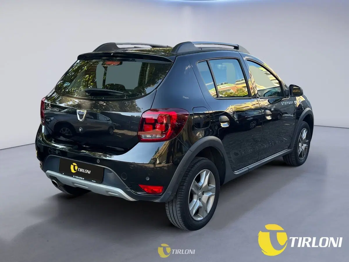 Dacia Sandero usata a Milano (4)