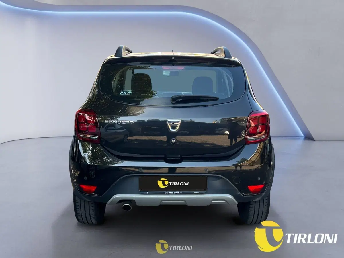 Dacia Sandero usata a Milano (7)