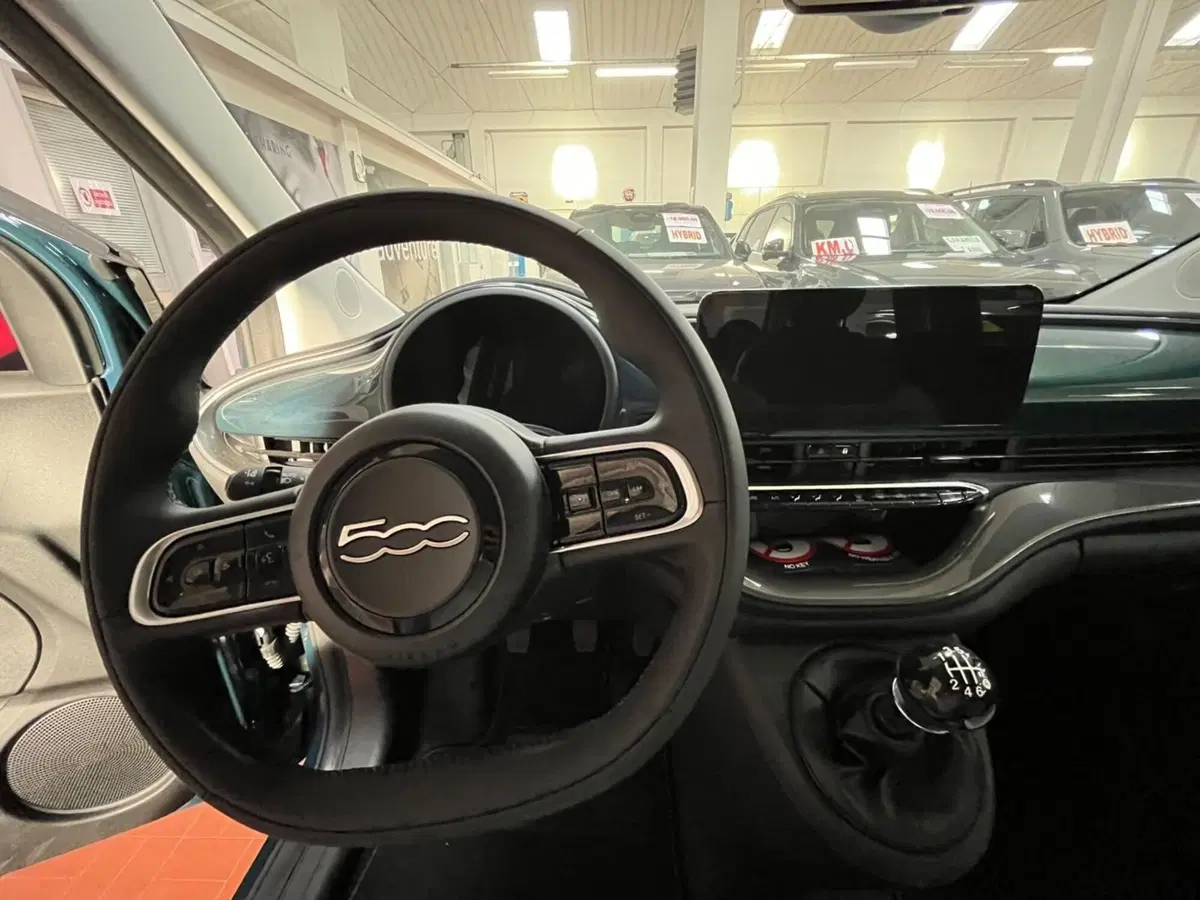 Fiat 500 nuova a Lucca (11)