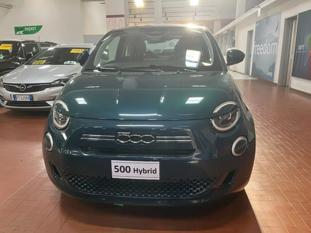 Fiat 500 nuova a Lucca (2)