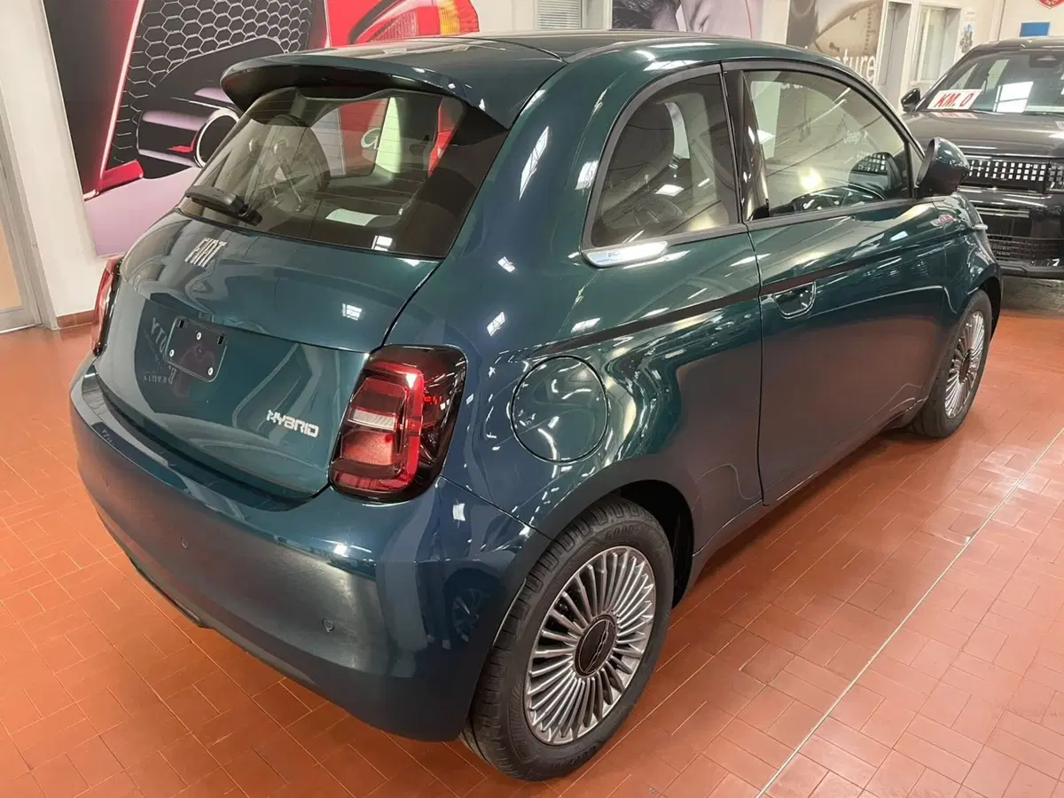 Fiat 500 nuova a Lucca (5)