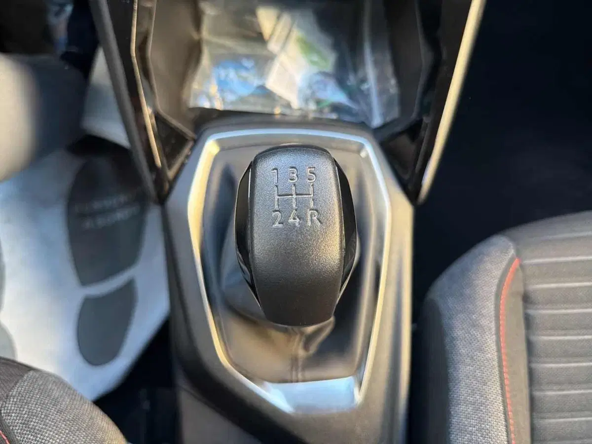 Peugeot 208 usata a Foggia (13)