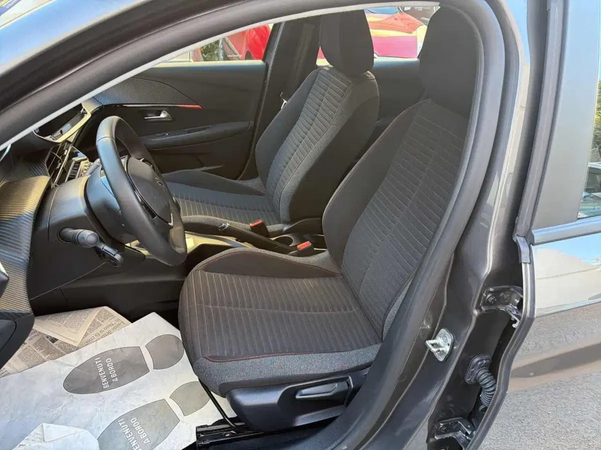 Peugeot 208 usata a Foggia (15)