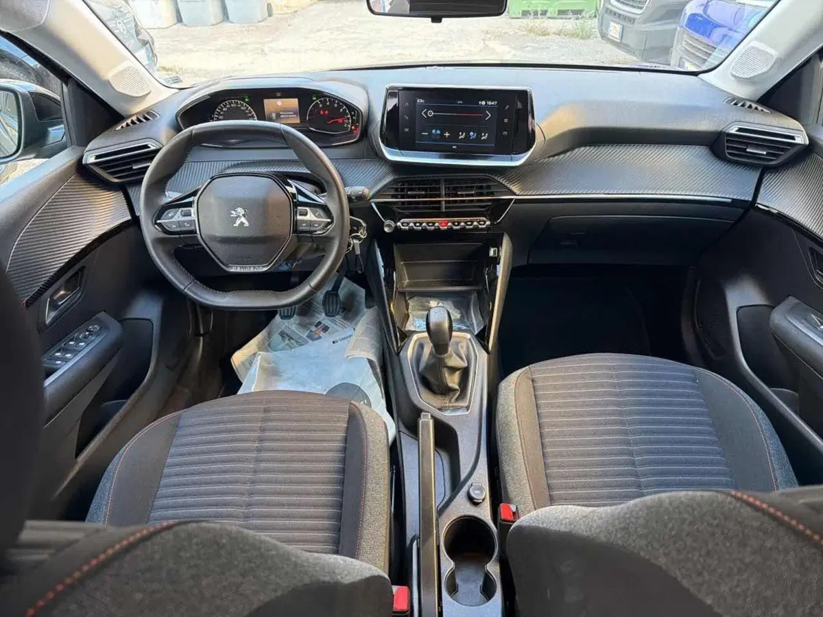 Peugeot 208 usata a Foggia (16)