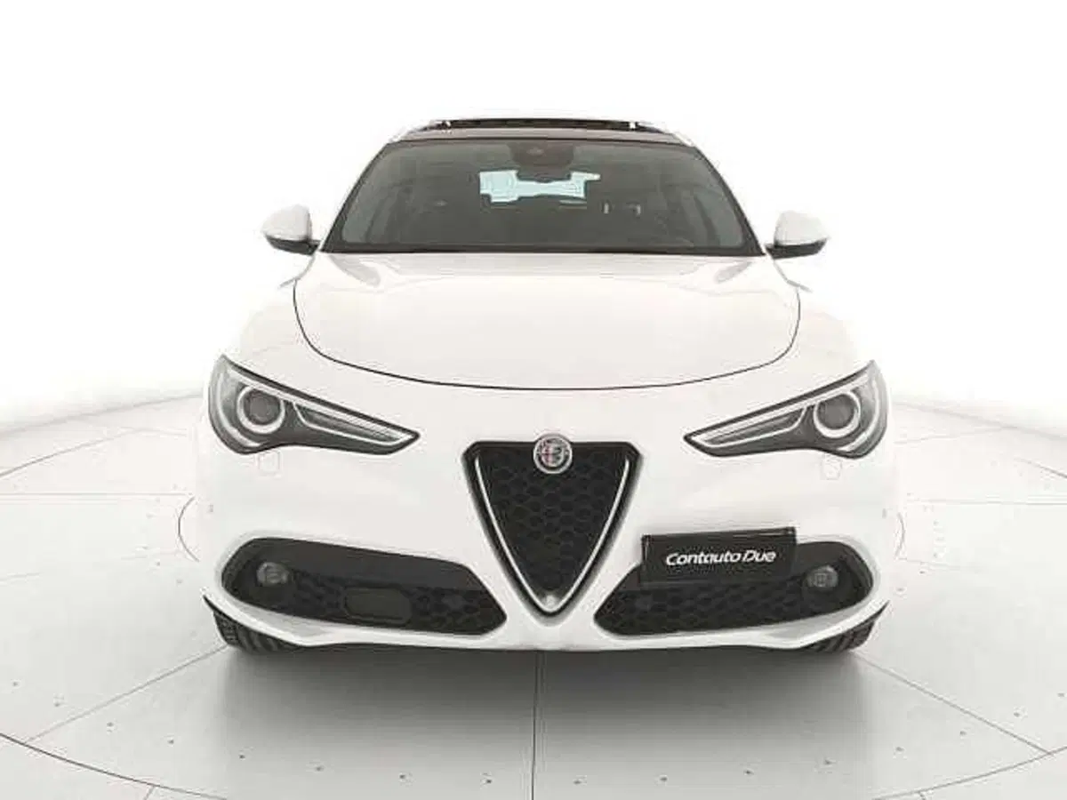 Alfa Romeo Stelvio usata a Caserta (2)