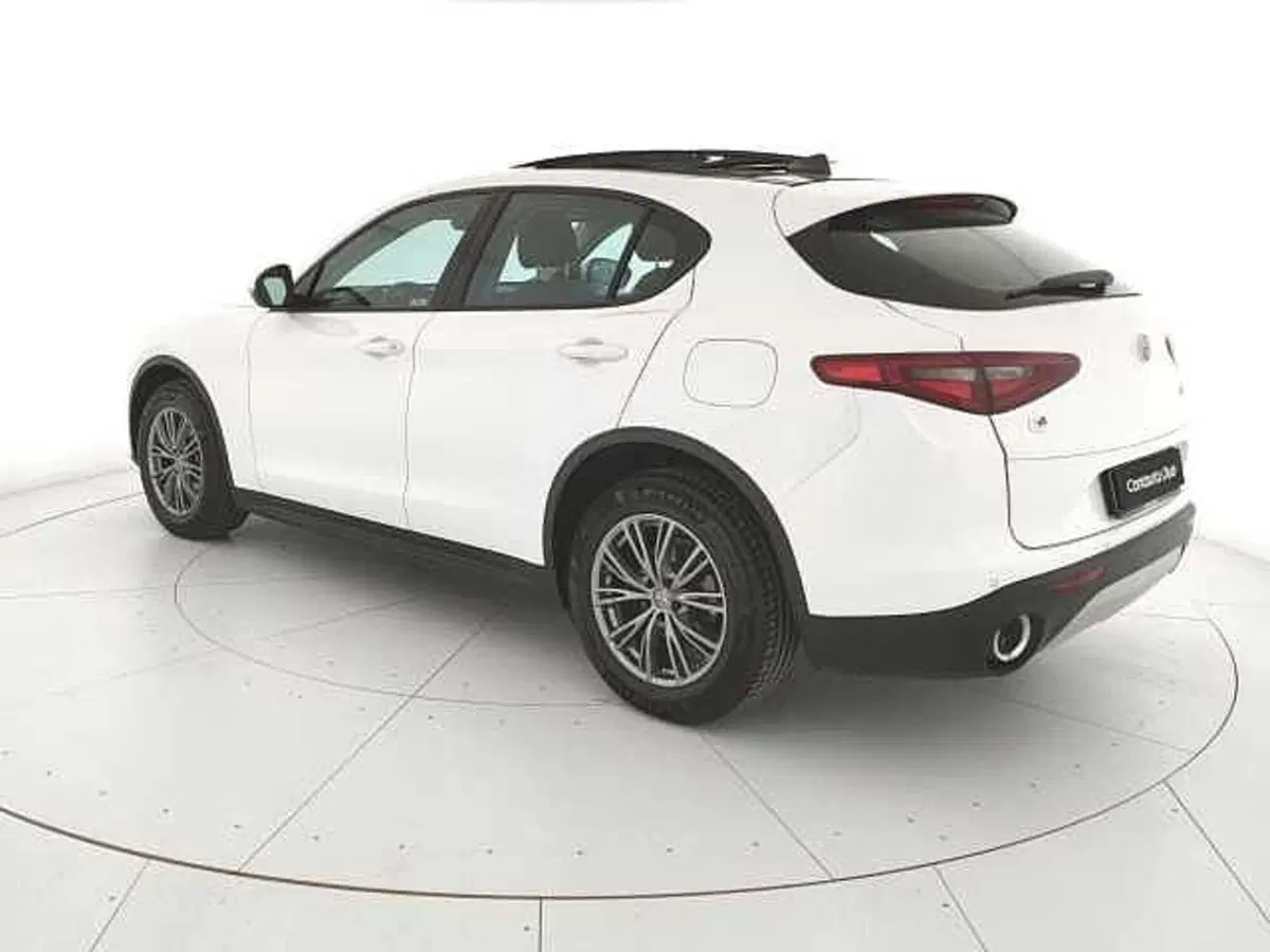 Alfa Romeo Stelvio usata a Caserta (7)