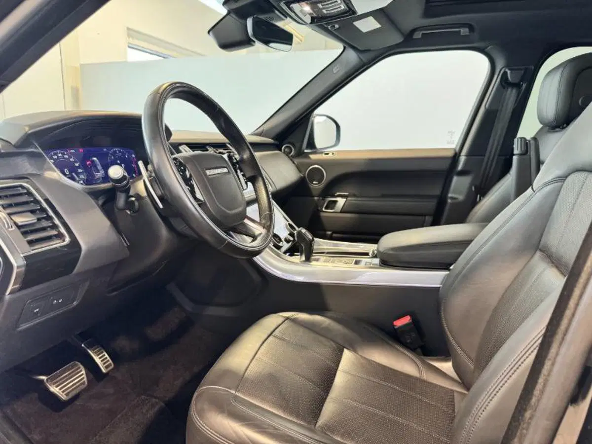 Land Rover Range Rover Sport usata a Venezia (12)