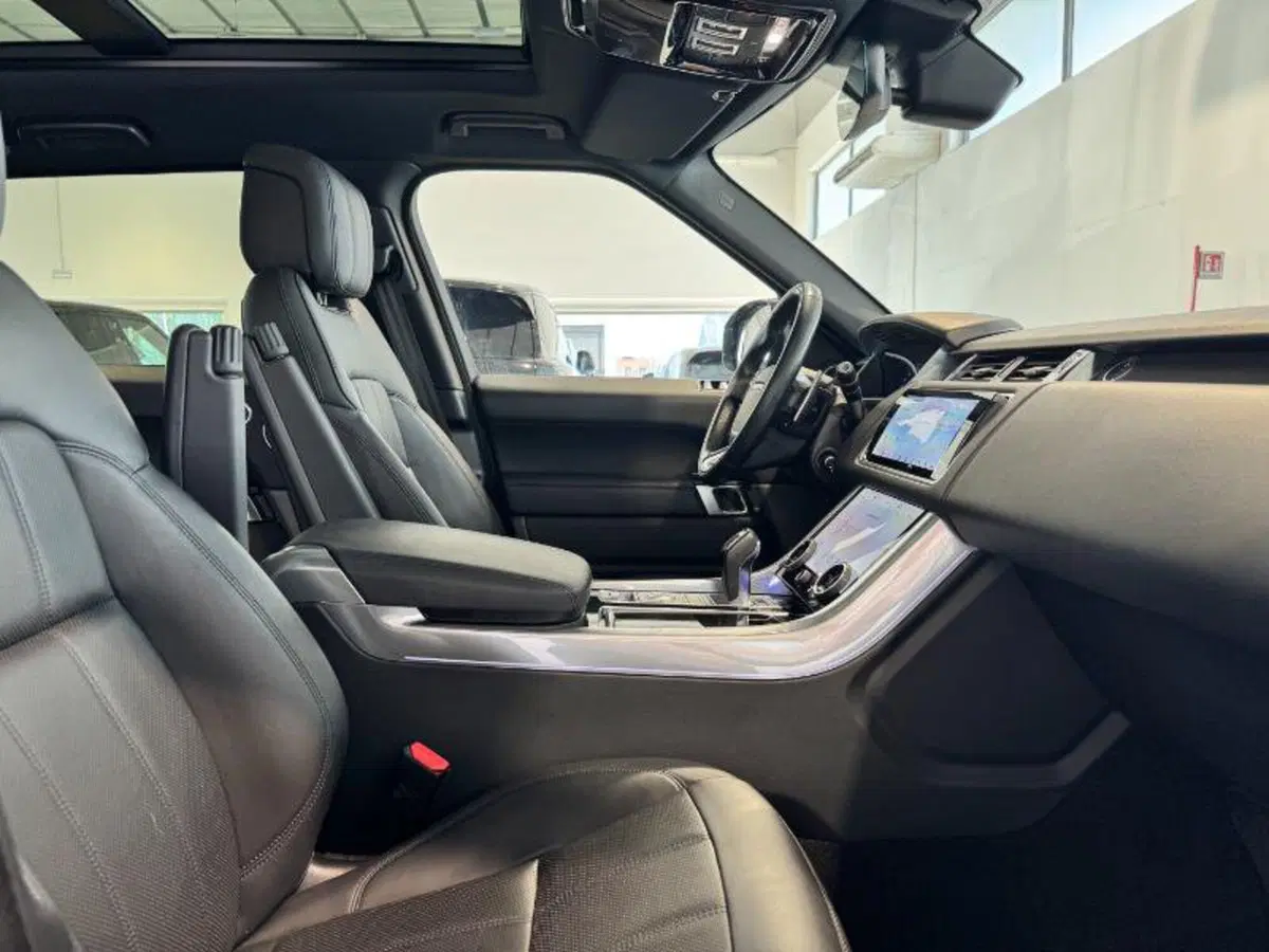 Land Rover Range Rover Sport usata a Venezia (16)