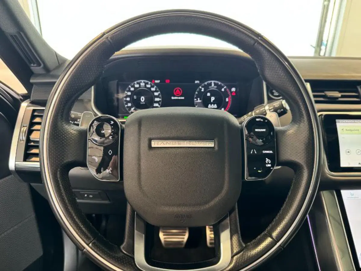 Land Rover Range Rover Sport usata a Venezia (18)