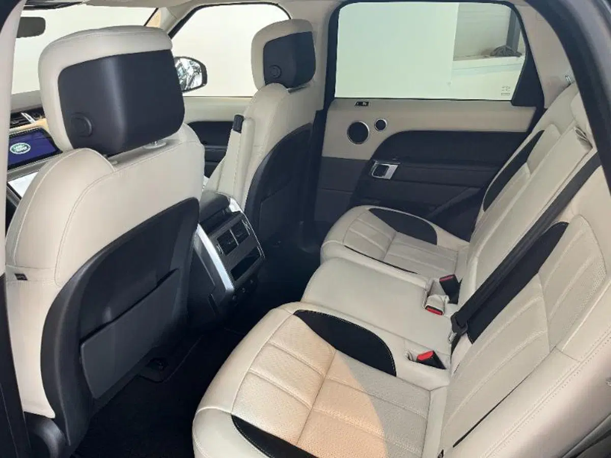 Land Rover Range Rover Sport usata a Venezia (12)