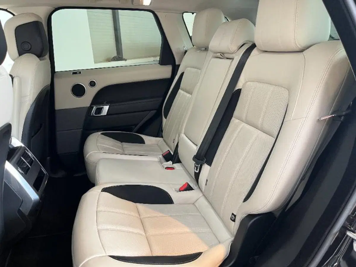 Land Rover Range Rover Sport usata a Venezia (13)