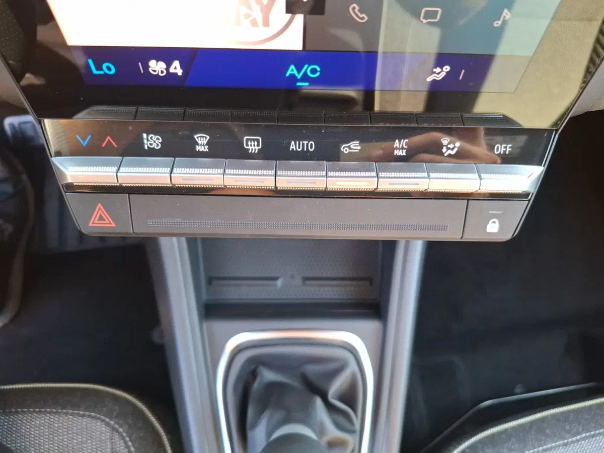 Renault Symbioz nuova a Latina (16)