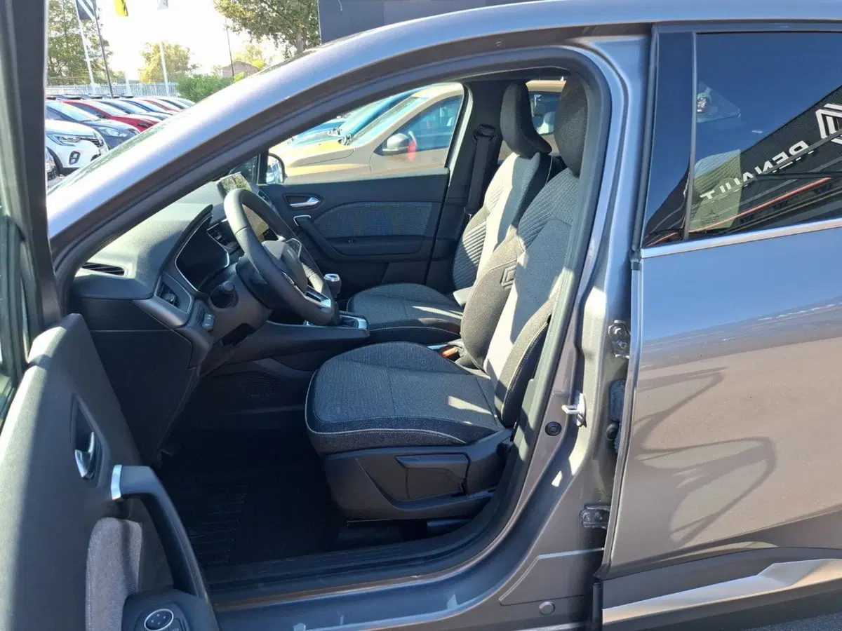 Renault Symbioz nuova a Latina (18)