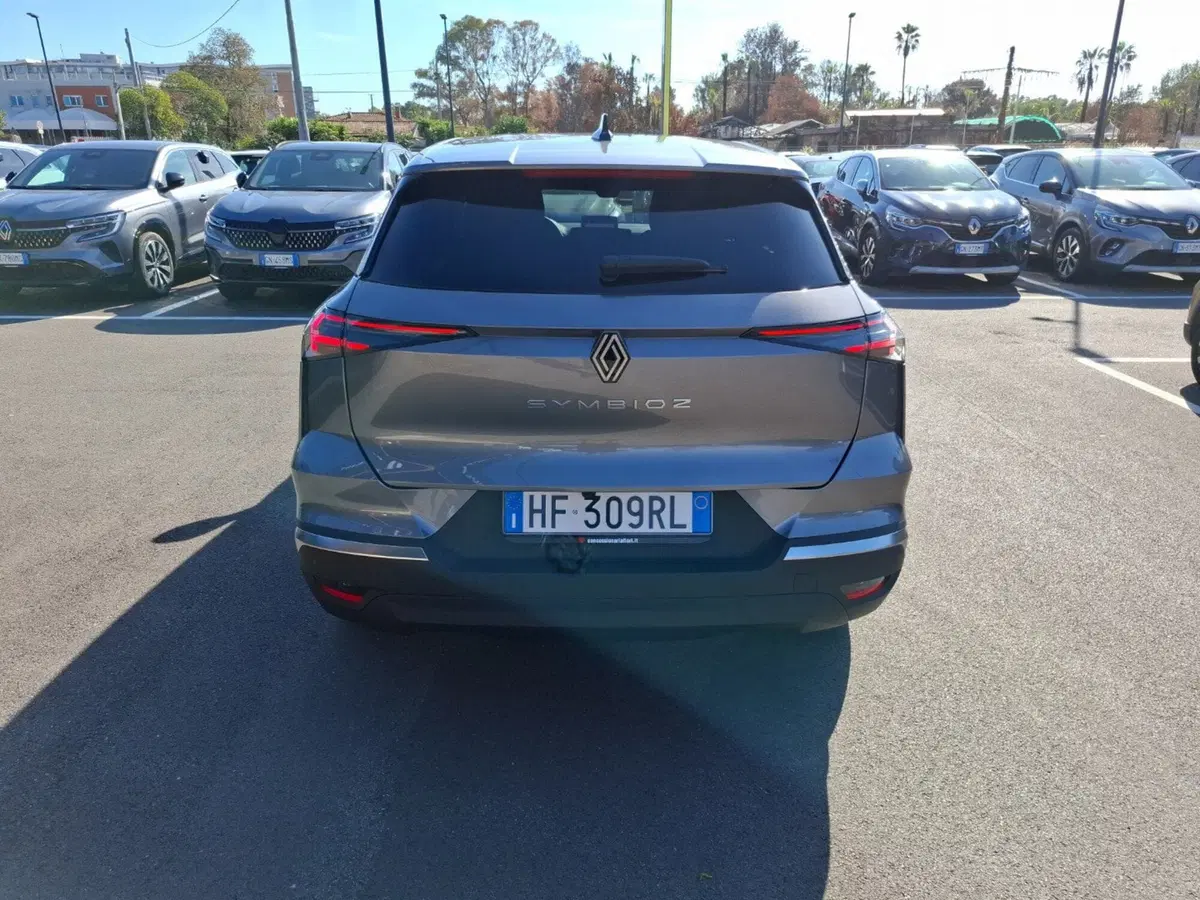 Renault Symbioz nuova a Latina (5)