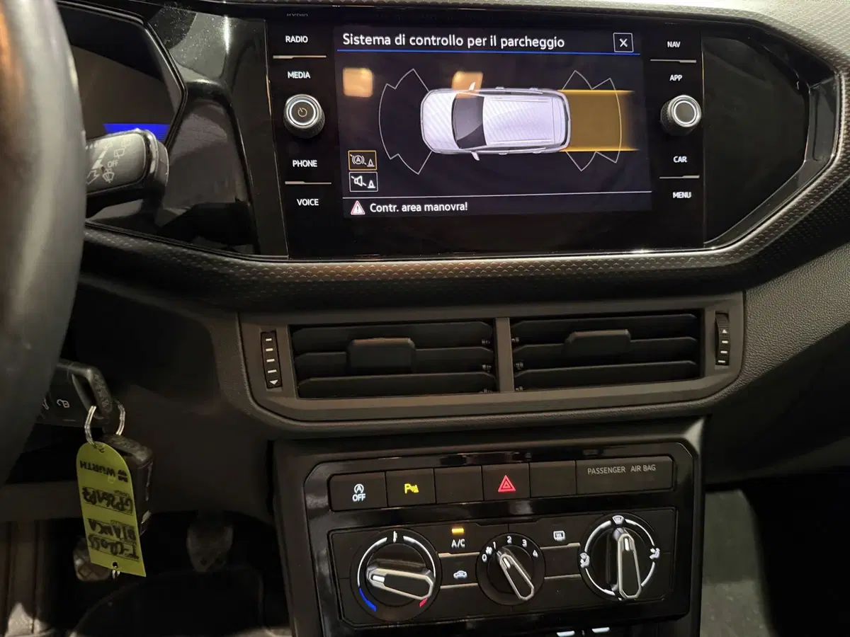 Volkswagen T-Cross usata a Genova (13)