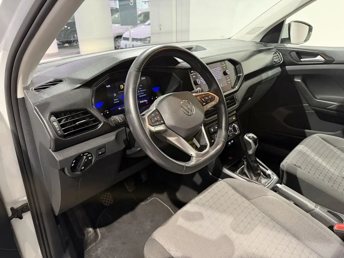 Volkswagen T-Cross usata a Genova (8)