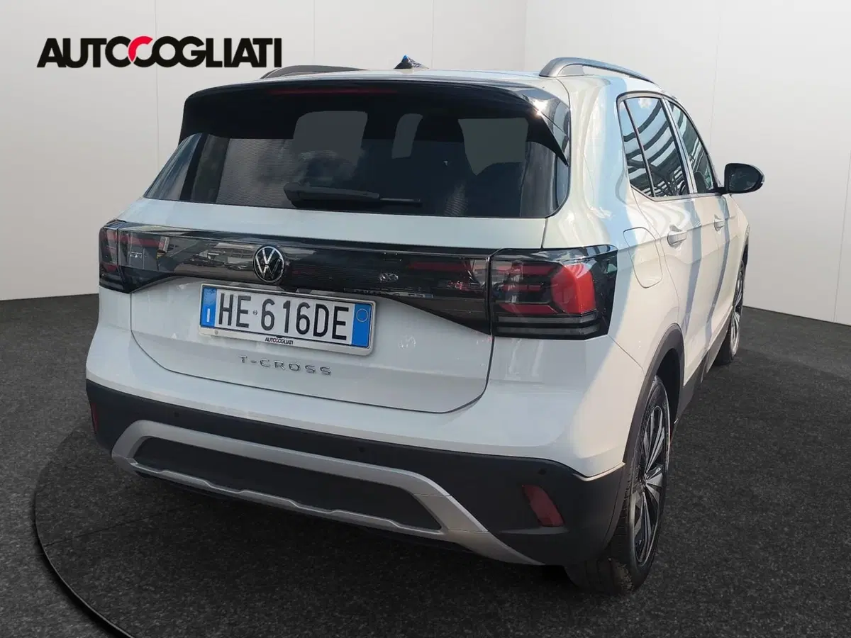 Volkswagen T-Cross nuova a Lecco (2)