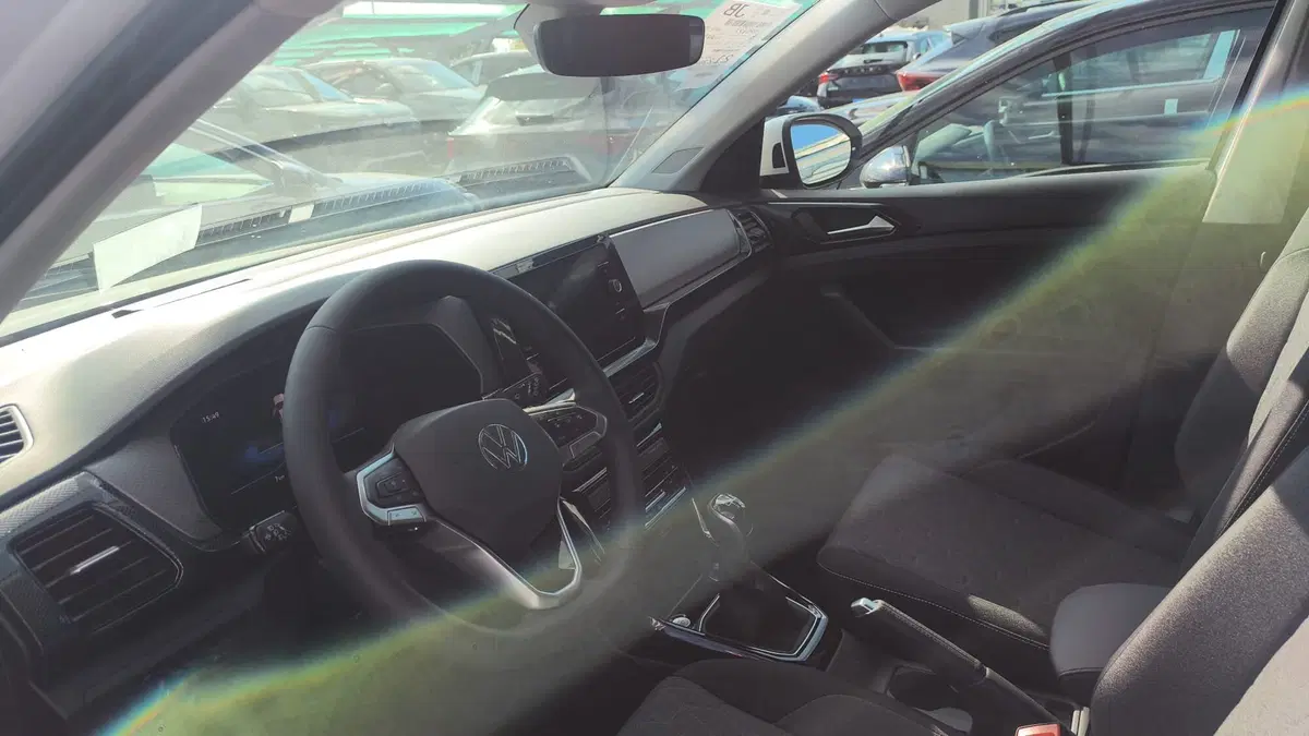 Volkswagen T-Cross nuova a Lecco (3)