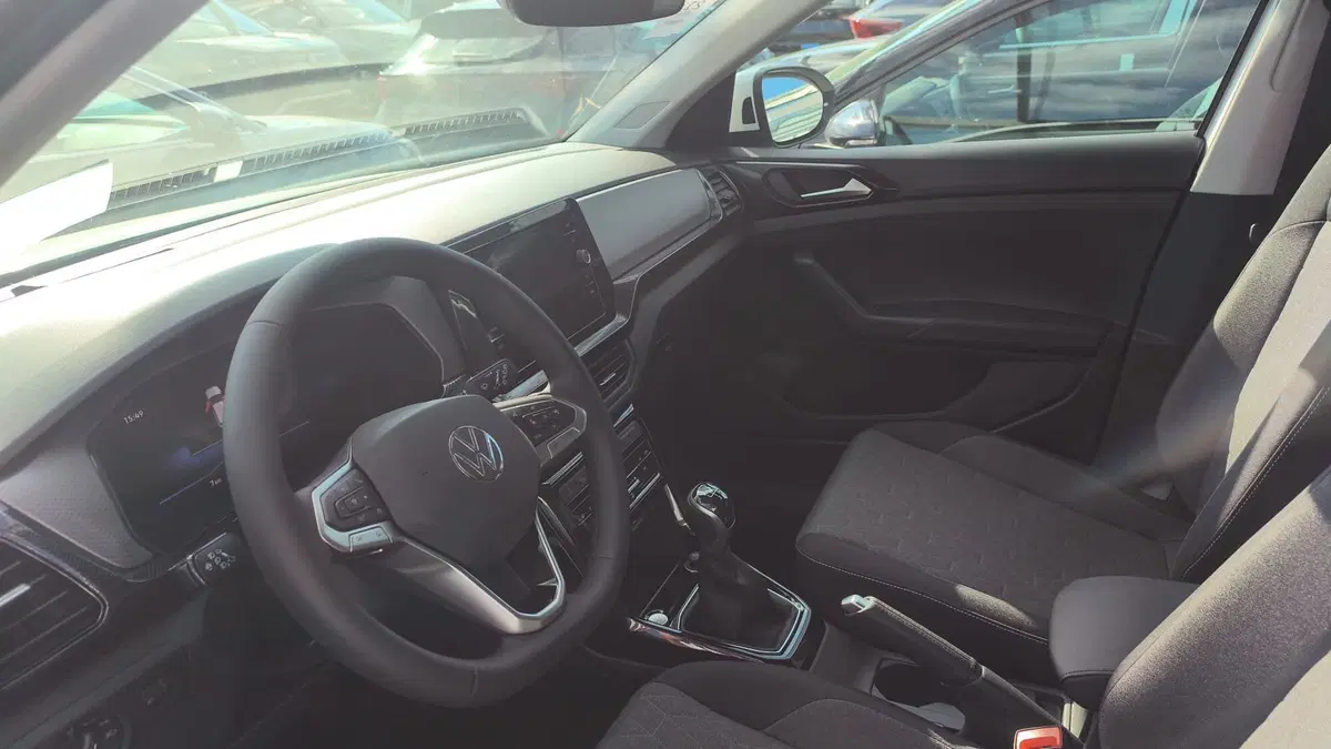 Volkswagen T-Cross nuova a Lecco (4)