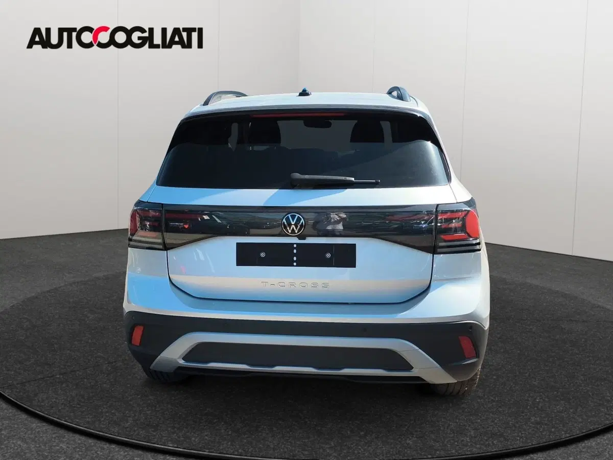 Volkswagen T-Cross nuova a Lecco (3)