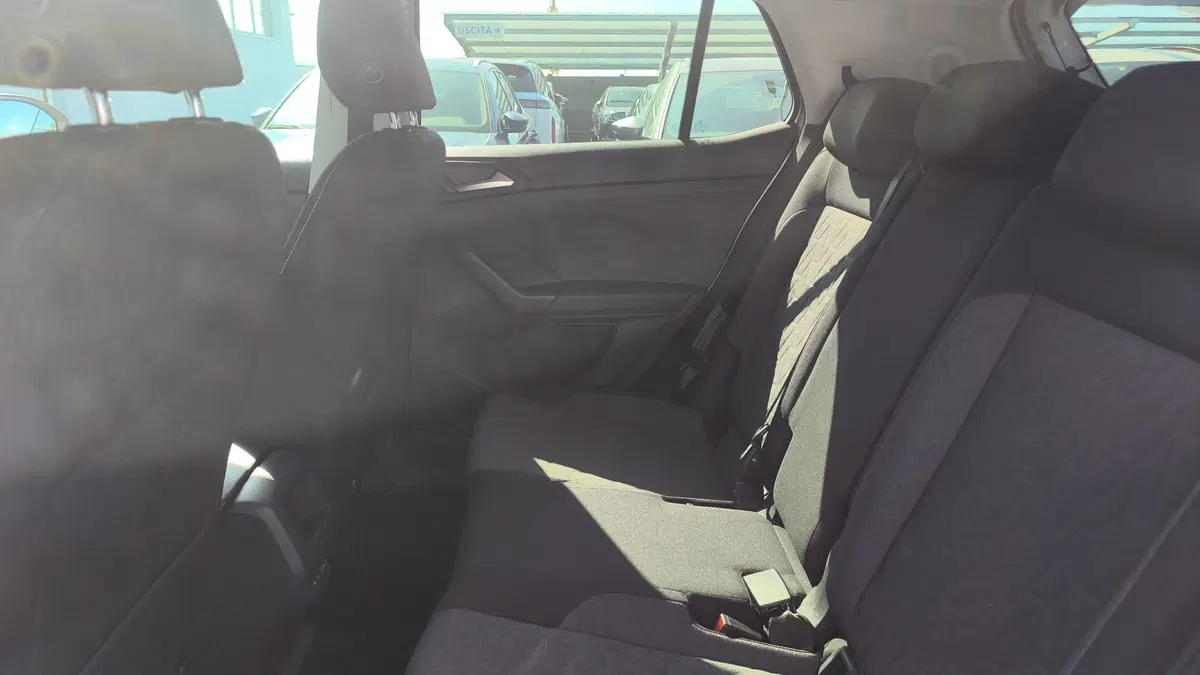 Volkswagen T-Cross nuova a Lecco (6)