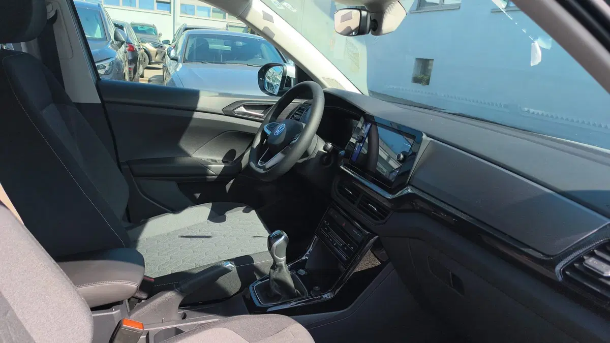 Volkswagen T-Cross nuova a Lecco (7)