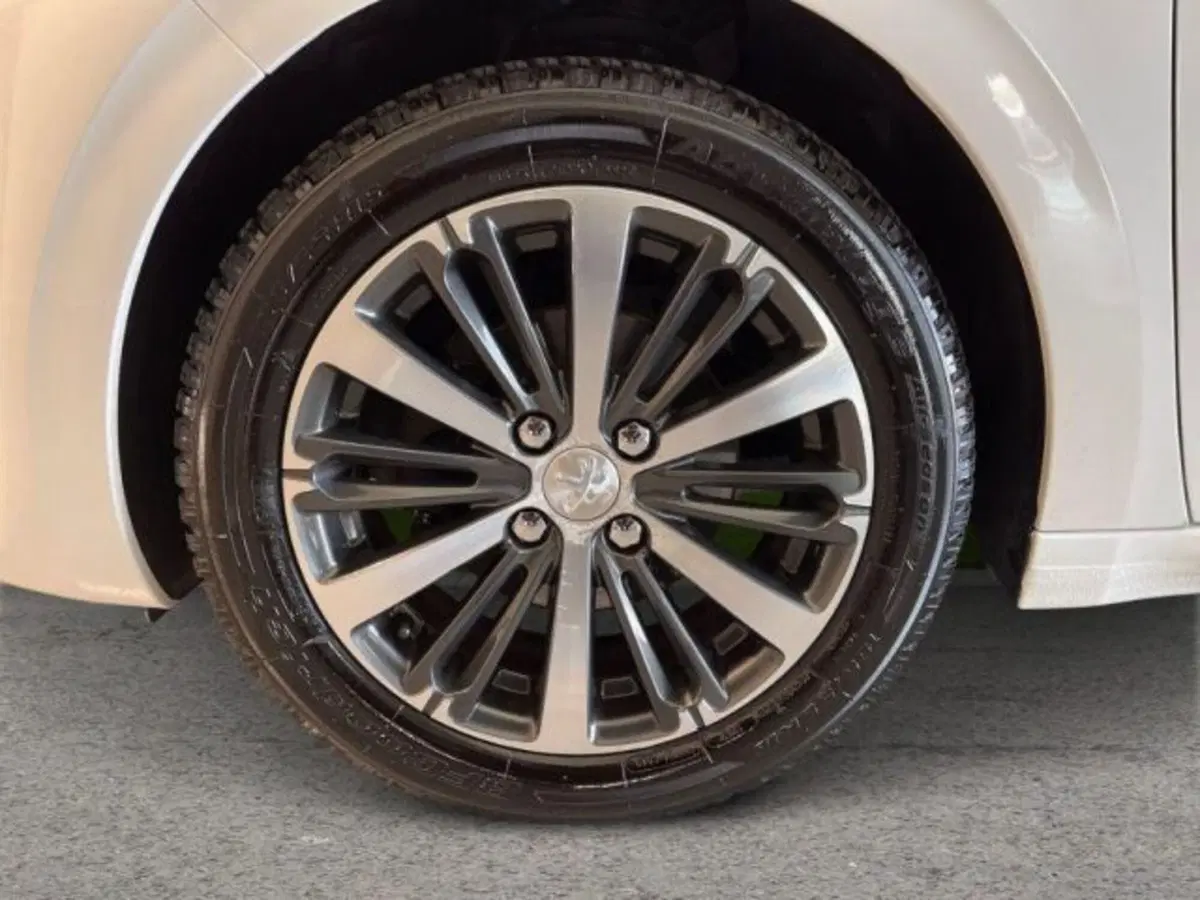 Peugeot 208 usata a Ancona (8)