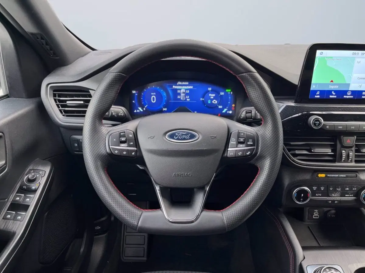 Ford Kuga usata a Milano (13)