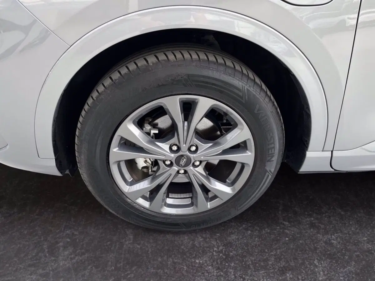 Ford Kuga usata a Milano (9)