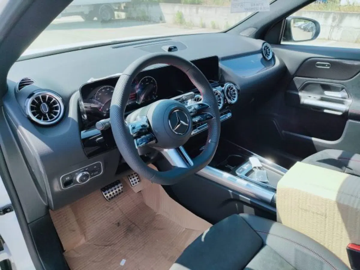 Mercedes-Benz GLA SUV nuova a Teramo (11)