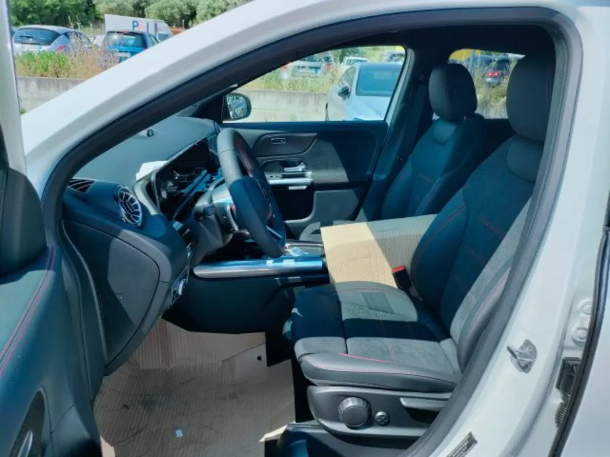 Mercedes-Benz GLA SUV nuova a Teramo (9)